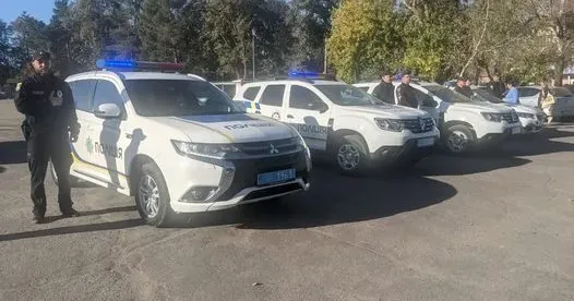 Фото: поліція Нової Водолаги Нововодолазькі поліцейські вшанували пам’ять загиблих захисників України на порталі Gromada Group