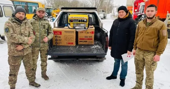 Головна світлина новини на сайті Gromada Group Нововодолазька громада передала до війська генератори на порталі Gromada Group