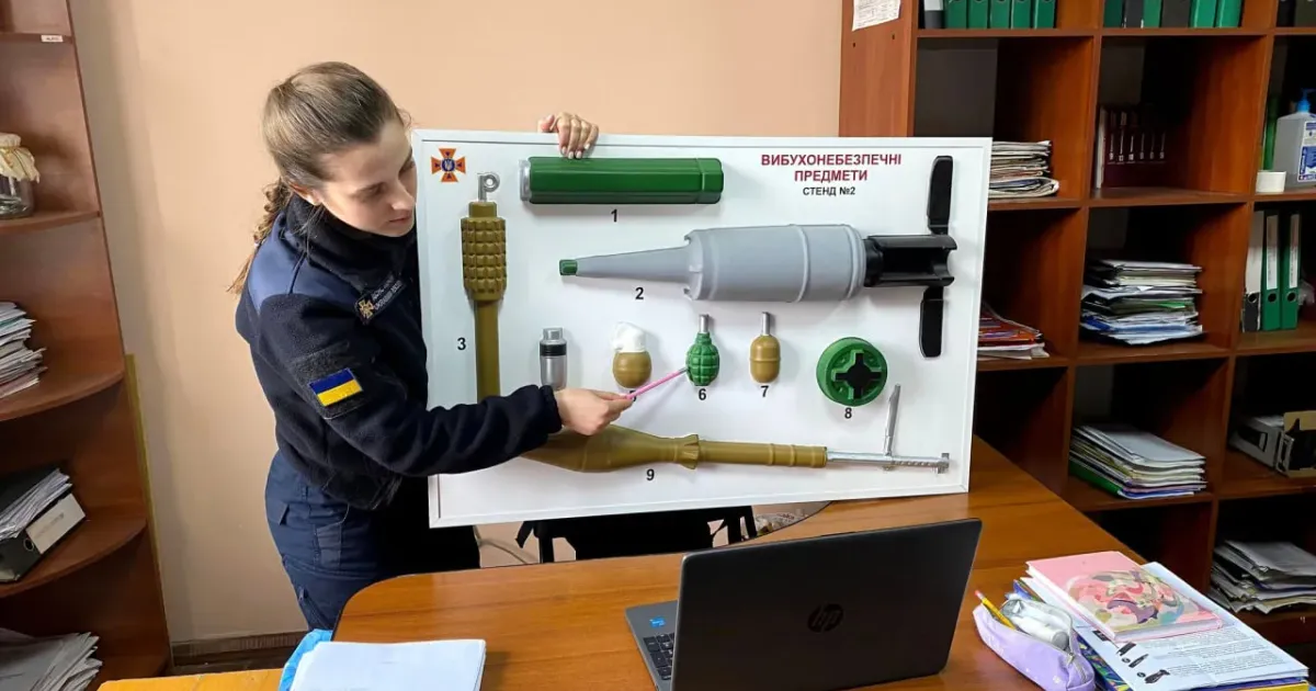 Світлини: Харківське районне управління ГУ ДСНС України в Харківській області Студенти Липкуватівського аграрного фахового коледжу прослухали урок безпеки від рятувальників на порталі Gromada Group