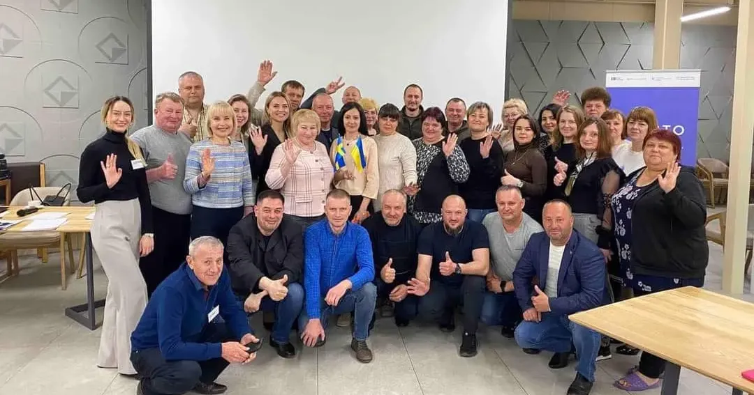 Світлини: ФБ-сторінка Нововодолазької селищної ради Старости Нововодолазької громади зустрілися з колегами на тренінгу у Полтаві на порталі Gromada Group