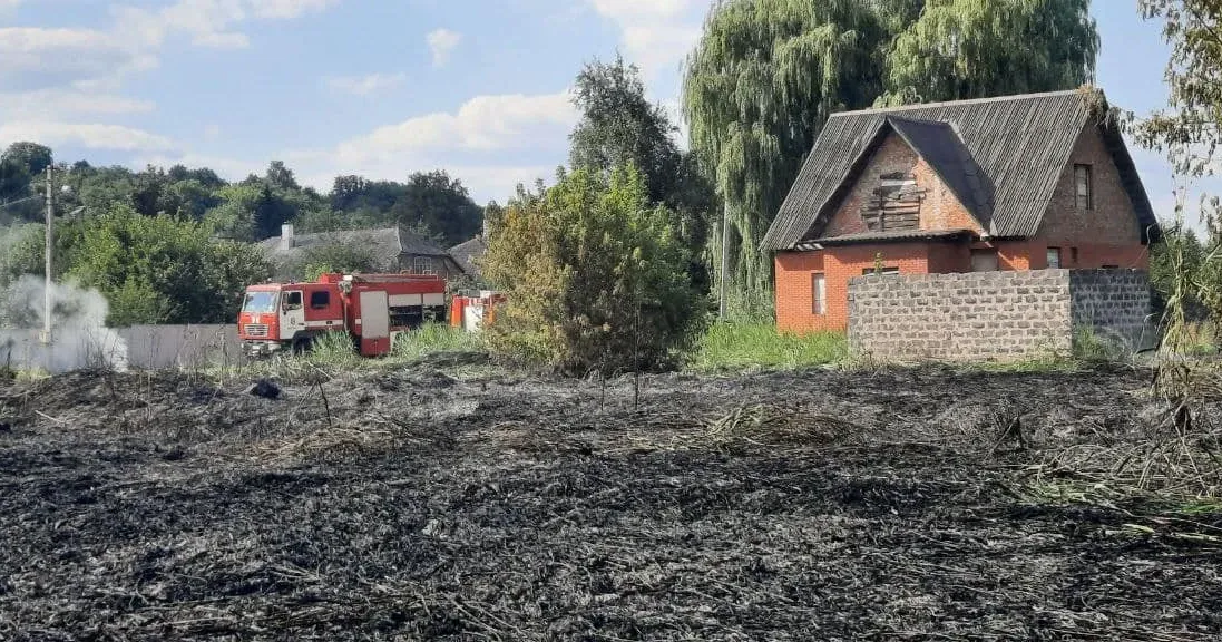 Фото: Харківське районне управління ГУ ДСНС України в Харківській області В Нововодолазькій громаді горів будинок на порталі Gromada Group